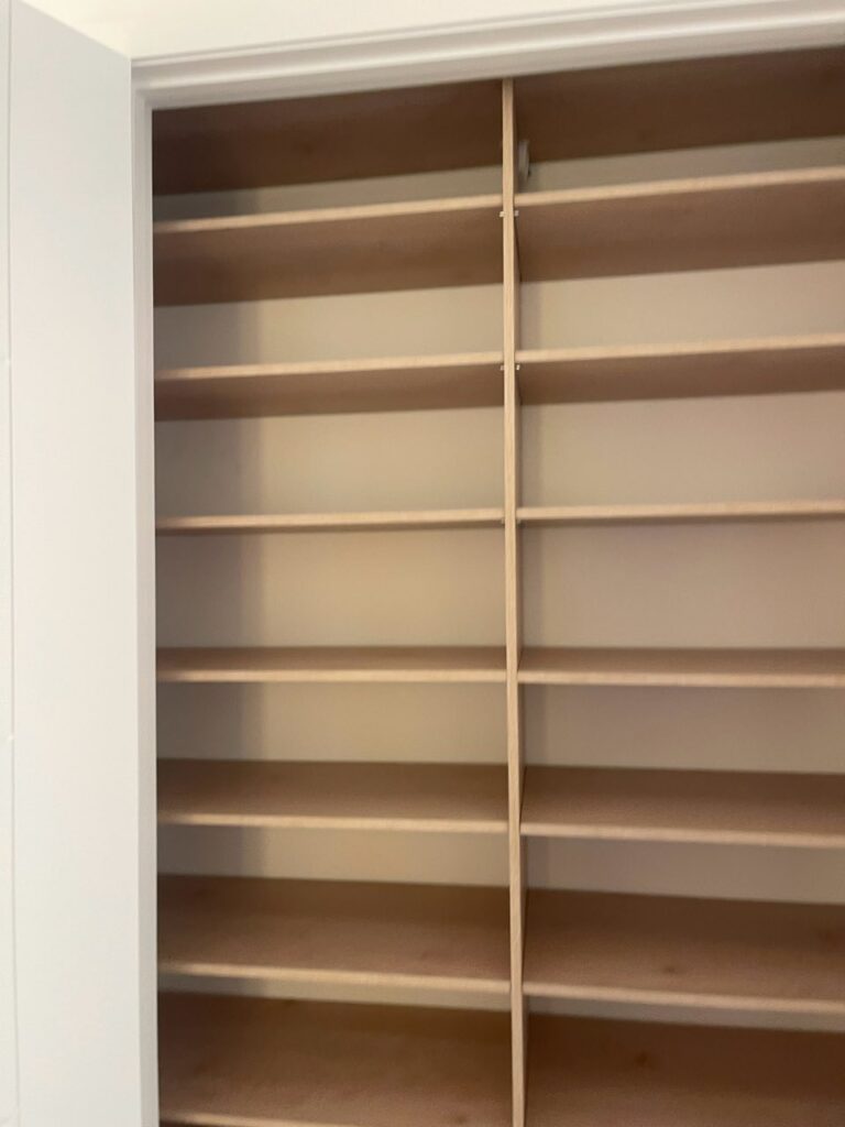 Reach in closet shelving system